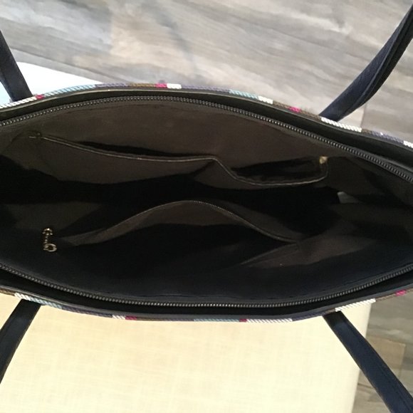 Darling's Striped Polyurethane Tote Bag - Picture 8 of 9